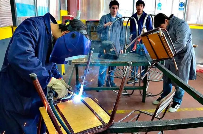 El nuevo Presupuesto de Milei aplica un recorte del 97-en-porciento- en los fondos