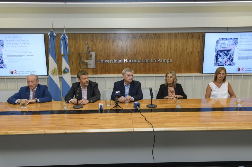 Maacutes de 700 inscriptos para Medicina en la UNLPam