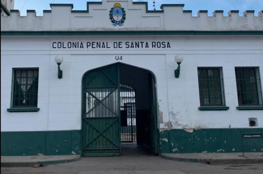 Probaban un scanner en la U-4 y descubren a un guardiacaacutercel con droga