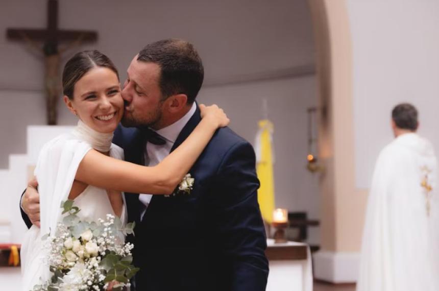 Belén Bordone y Tom�s Conchez contaron la historia de la boda arruinada por la tormente del 15 de noviembre en Alvear