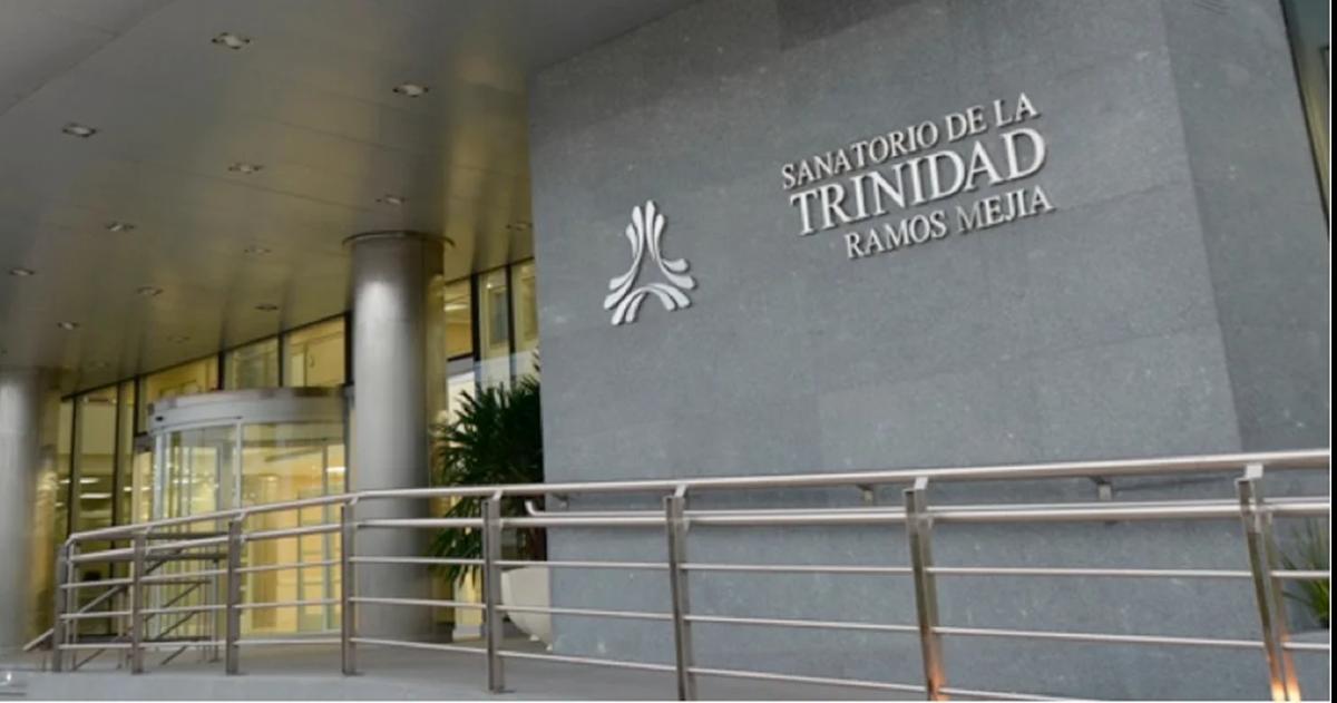 La menor permanece internada