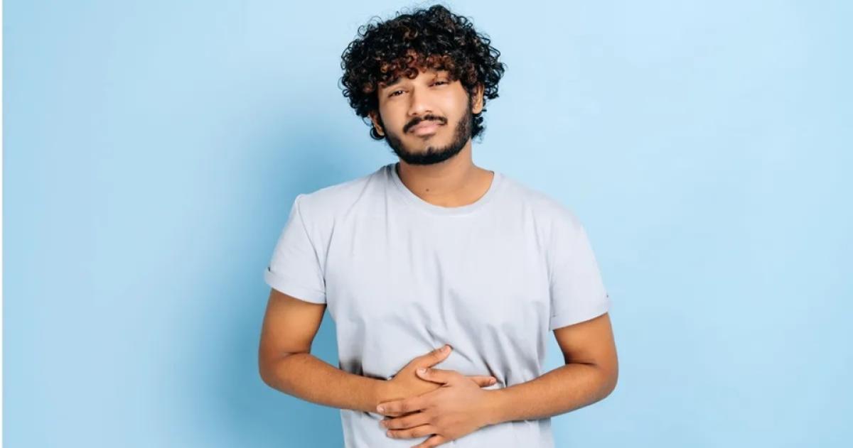 Comer o beber mucho tiene consecuencias para la salud digestiva