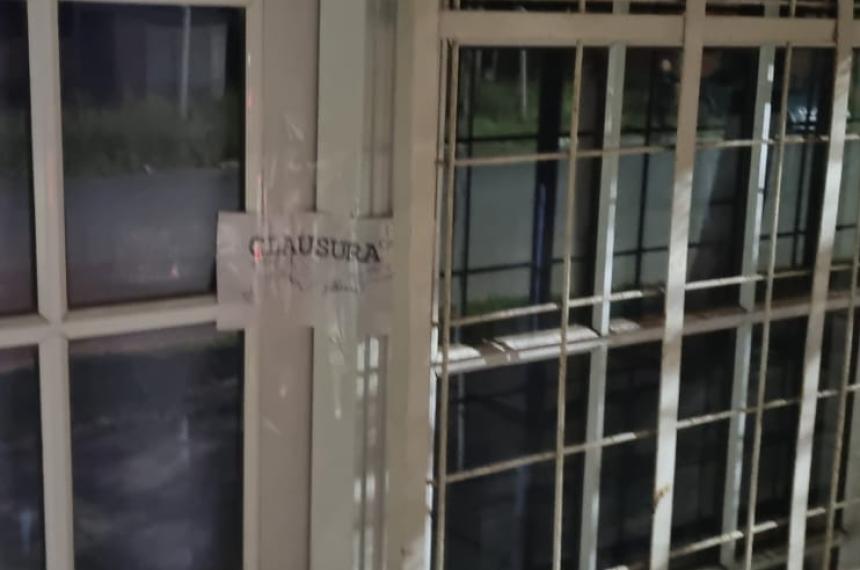 El lugar permanece clausurado desde anoche