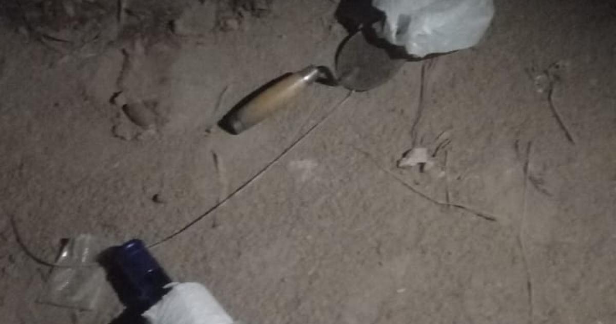 La cuchara de albañil y la botella secuestrada por la policía