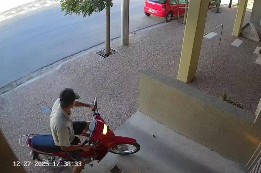 El momento del robo quedó filmado