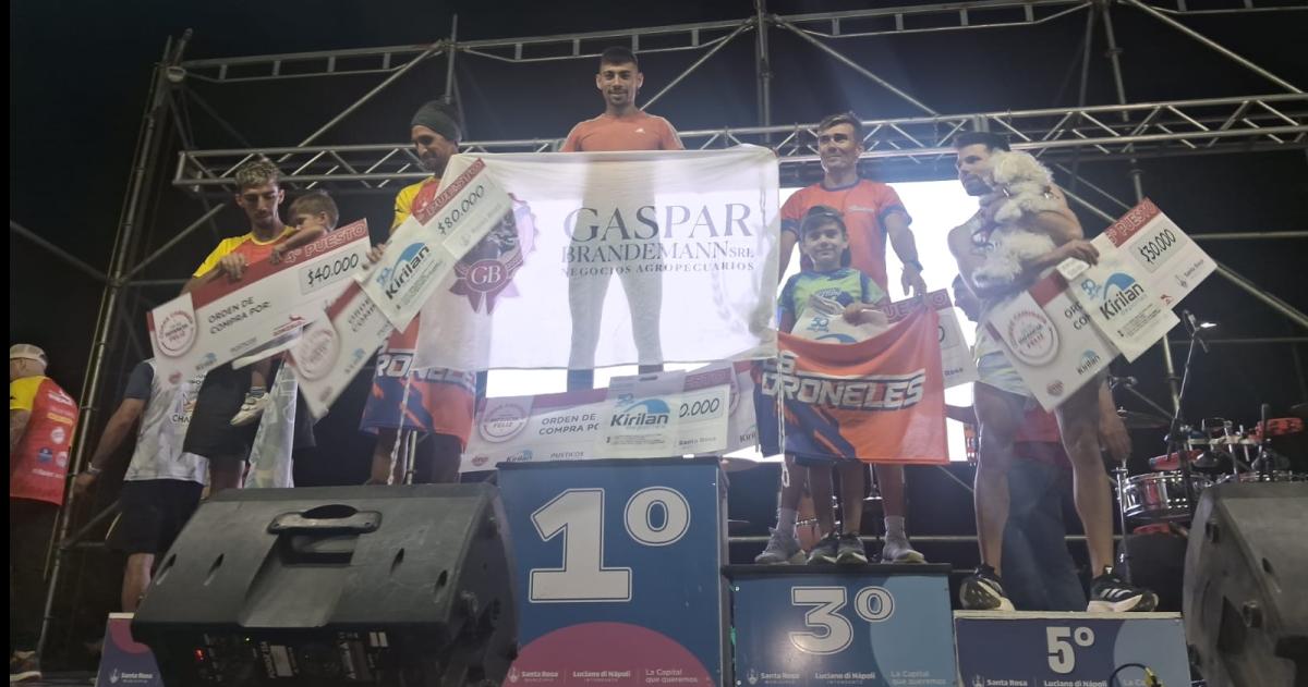 El podio de la categoría caballeros