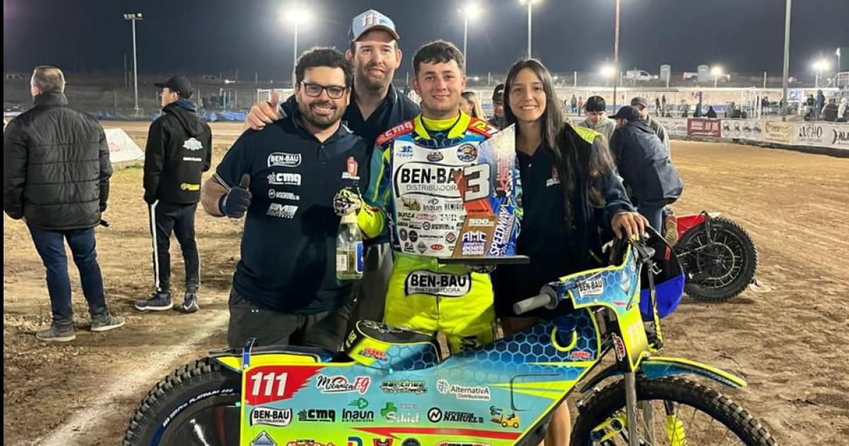 Eber Ampugnani subioacute al podio