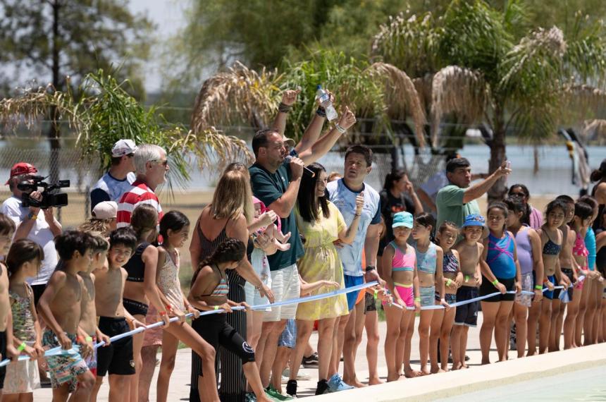 La cuenta regresiva de Luciano di N�poli al inaugurar remodelaciones en el Centro Don Tom�s