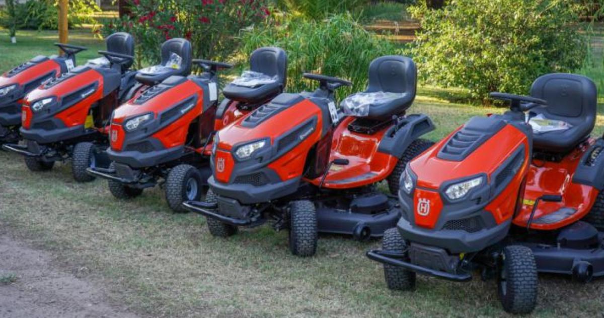 Entregaron minitractores a los viveros provinciales 