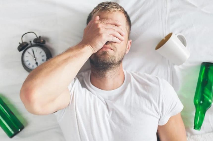 Si quieres que se te pase la resaca lo mejor es no beber m�s alcohol