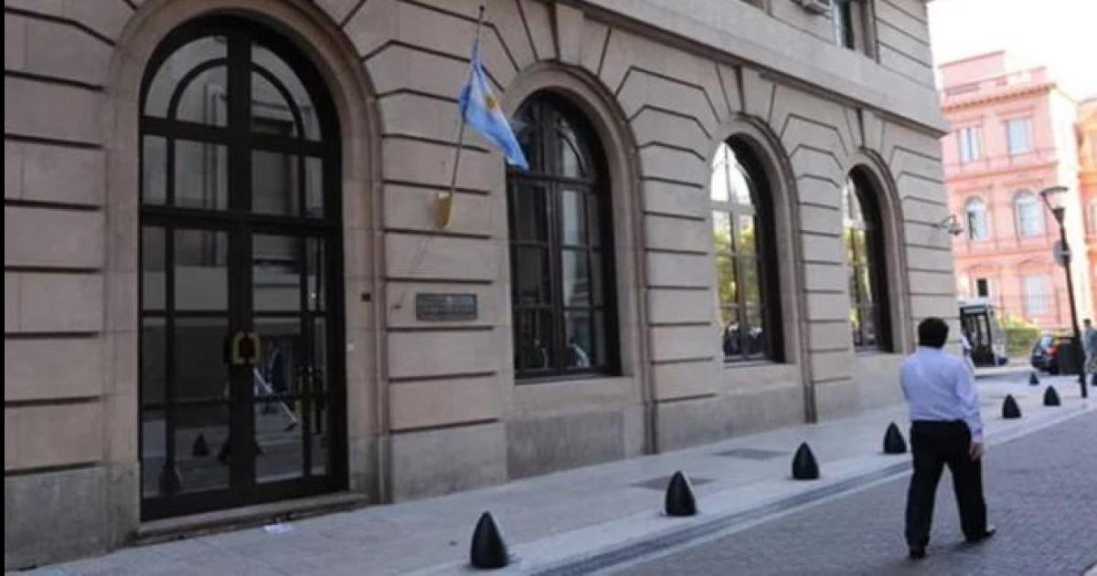 El Gobierno reformularaacute la SIDE con un decreto