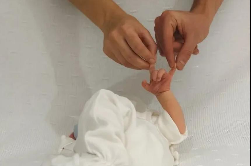 La imagen que los padres subieron a sus redes sociales de Amadeo