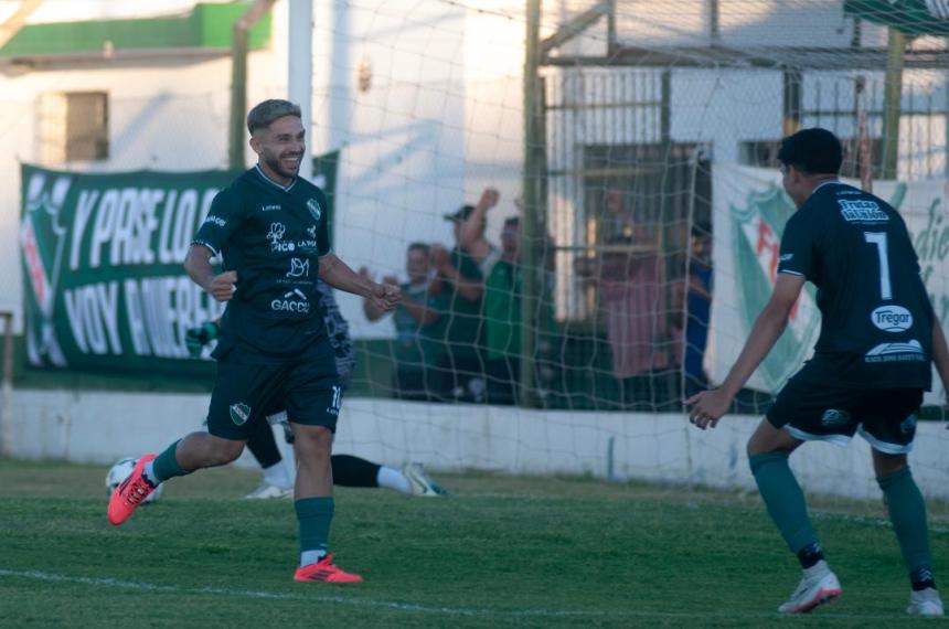 Ferro goleoacute a Alpaciri y dio un paso clave