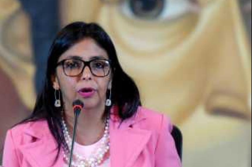 La nueva presidenta de Venezuela juró este lunes