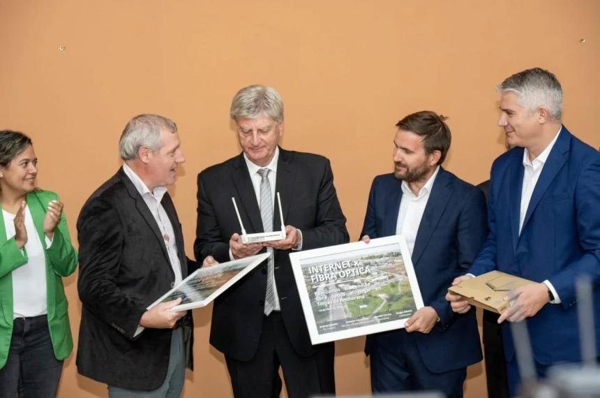 A través de EMPATEL el Gobierno Provincial concretó 16 obras clave en 13 localidades