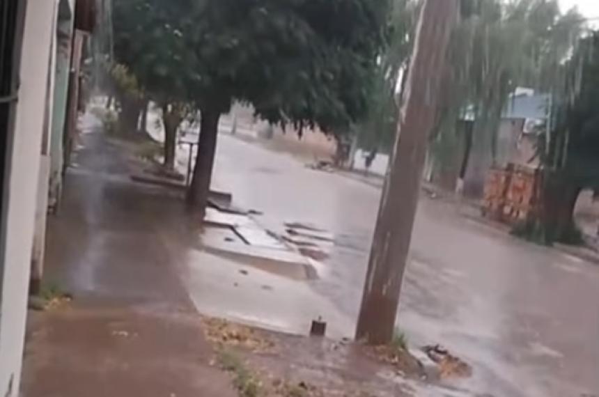 La lluvia y el granizo llegaron a la siesta a Santa Isabel