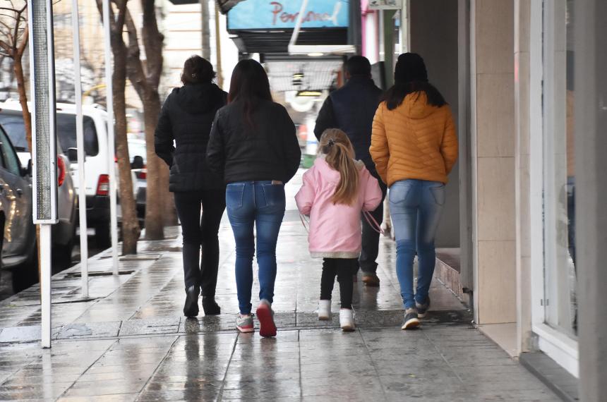 Tras la lluvia ingresoacute un frente friacuteo- se espera un marcado descenso de la temperatura
