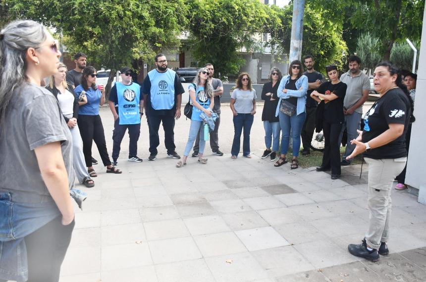 Estatales protestaraacuten por el bono el 13 de enero en Casa de Gobierno 