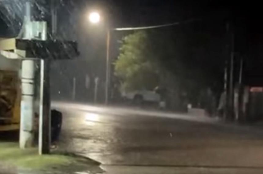 En pocos minutos cayó una importante lluvia en Puelén