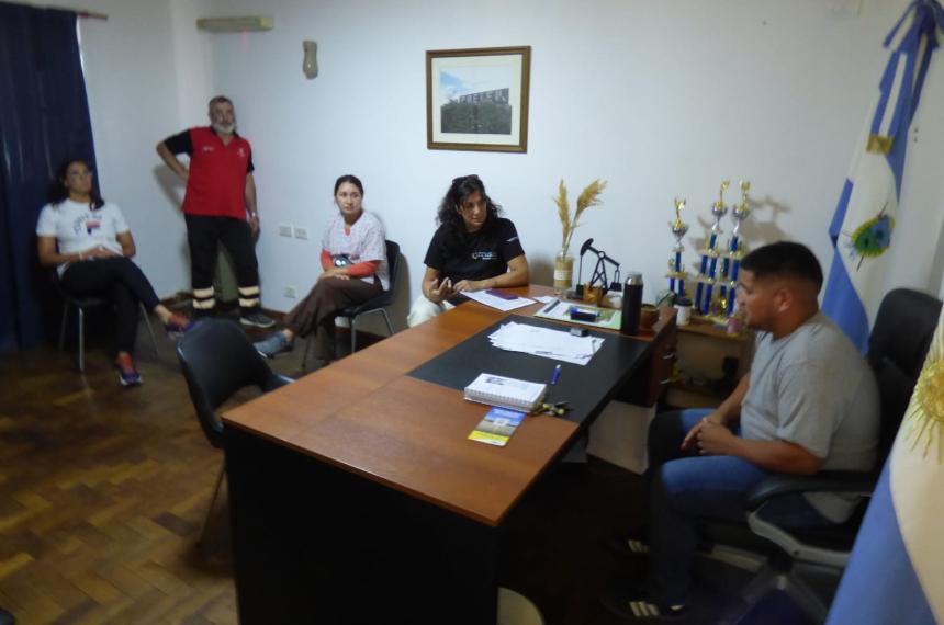 El intendente Rebolledo con el personal del CODES