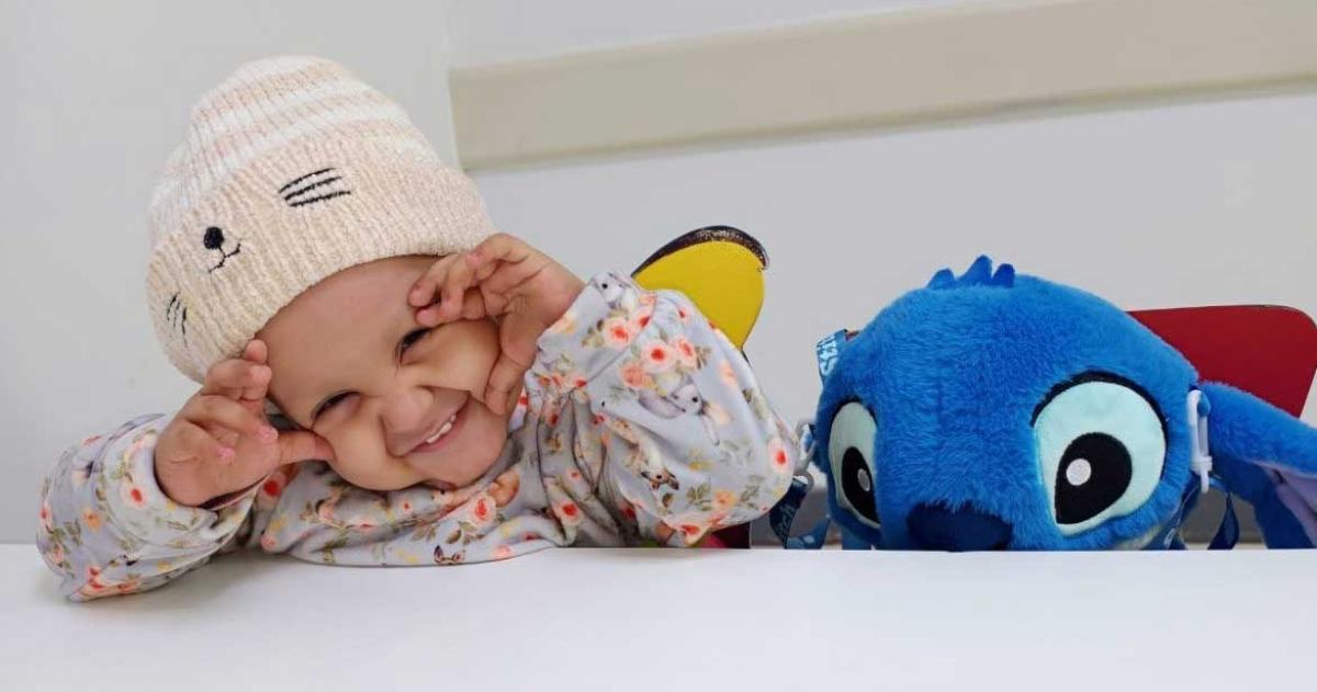 Ámbar Su�rez de 2 años continua su tratamiento en Londres