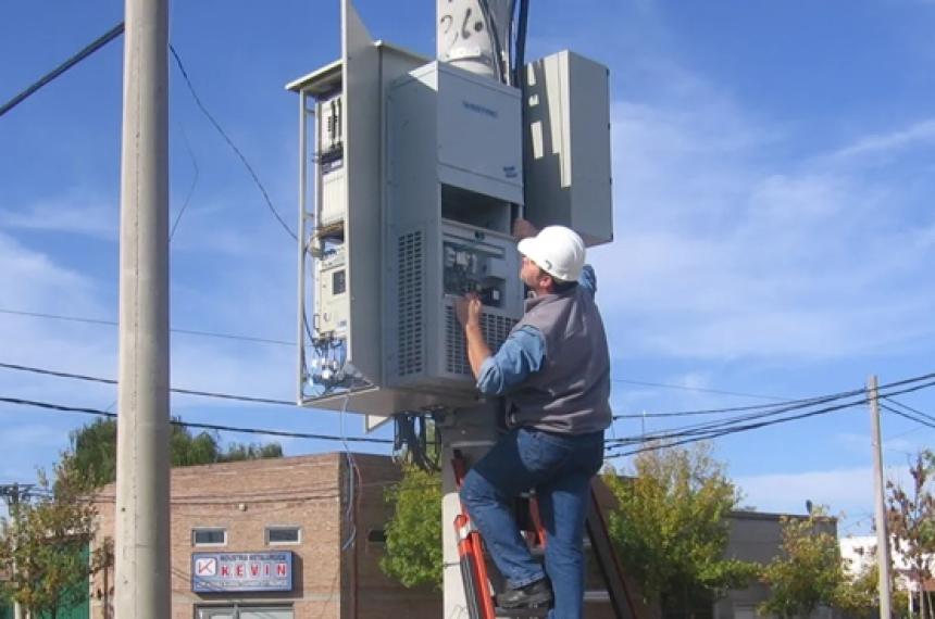 Telecom pagó la deuda por tasas y espera que le habiliten el plan para renovar las redes