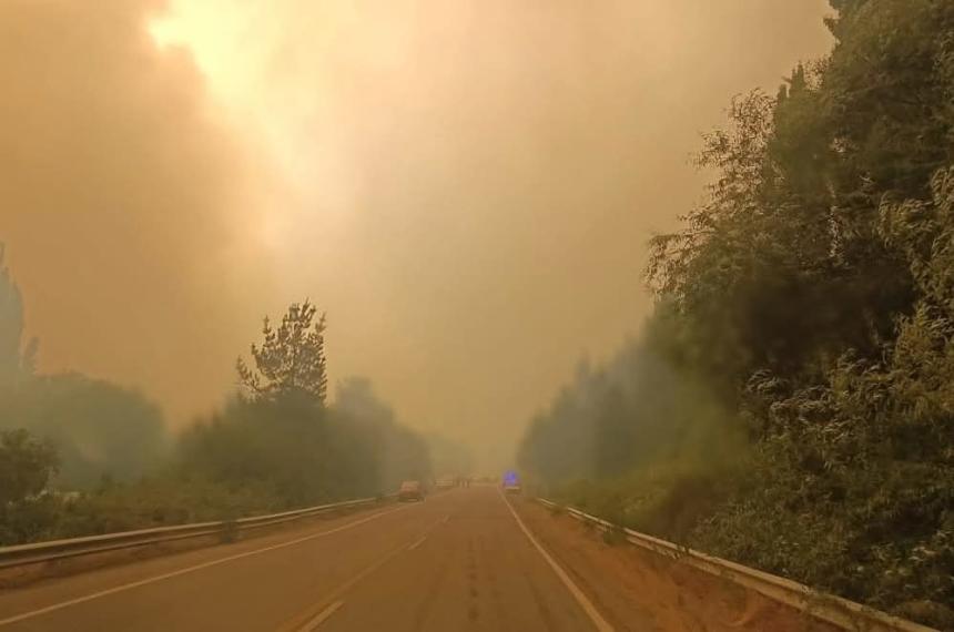 Las llamas est�n muy cerca de la ruta