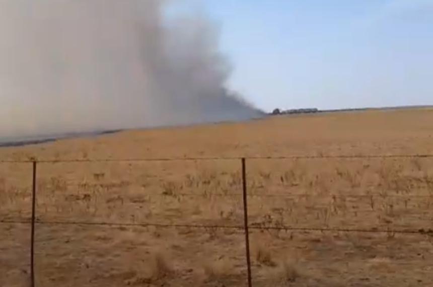 El fuego comenzó a las 1430 horas al norte de Abramo