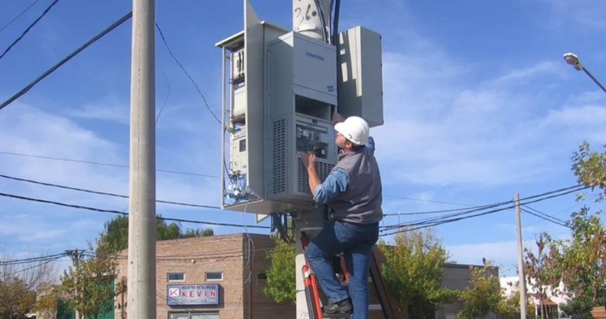 Telecom pagó la deuda por tasas y espera que le habiliten el plan para renovar las redes