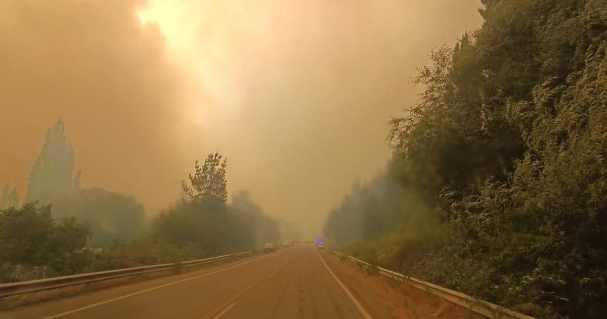 Las llamas est�n muy cerca de la ruta