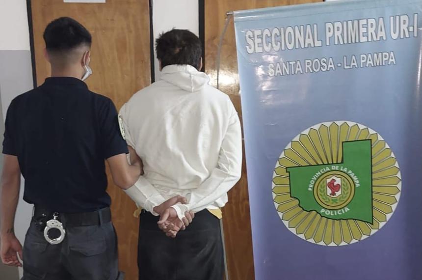 Ahora permanece detenido con tobillera electrónica en el Barrio Río Atuel