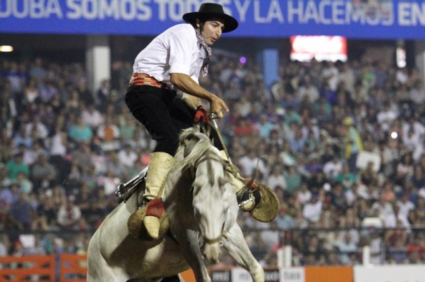 Alejandro Cruz Ramos tres veces campeón de Jes�s María compite en Bastos con Encimera