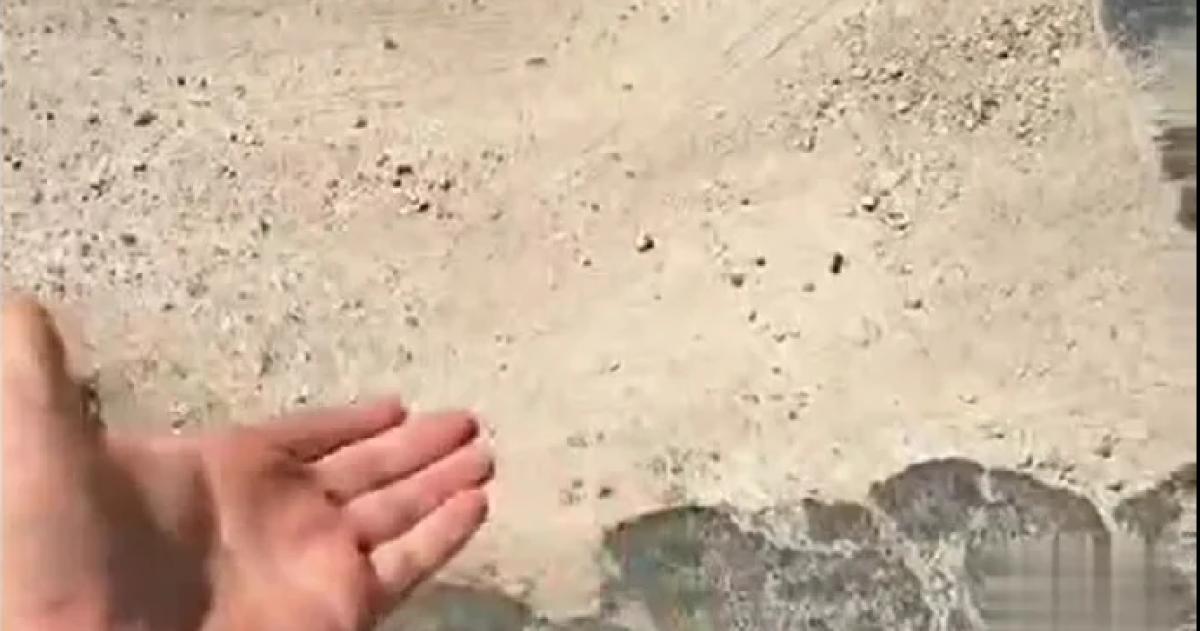 Ruta 151- la falta de bacheos dejó el desnudo la infraestructura vial derruída