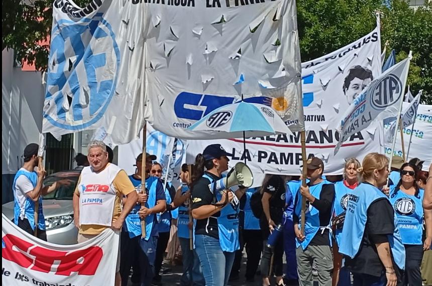 Marcha por el bono- advierten situacioacuten muy criacutetica y reclaman suma compensadora