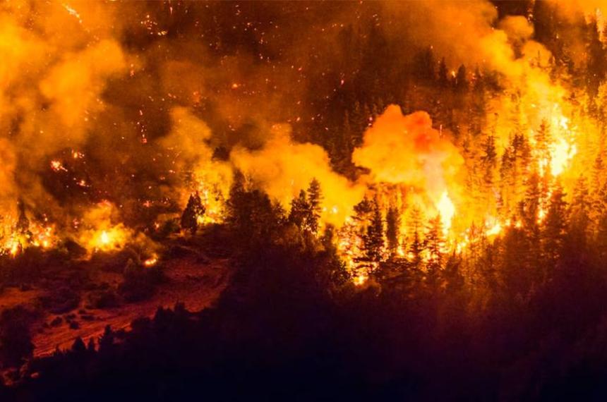 Santilli suspendioacute una visita a Chubut y prometioacute fondos nacionales para enfrentar los incendios