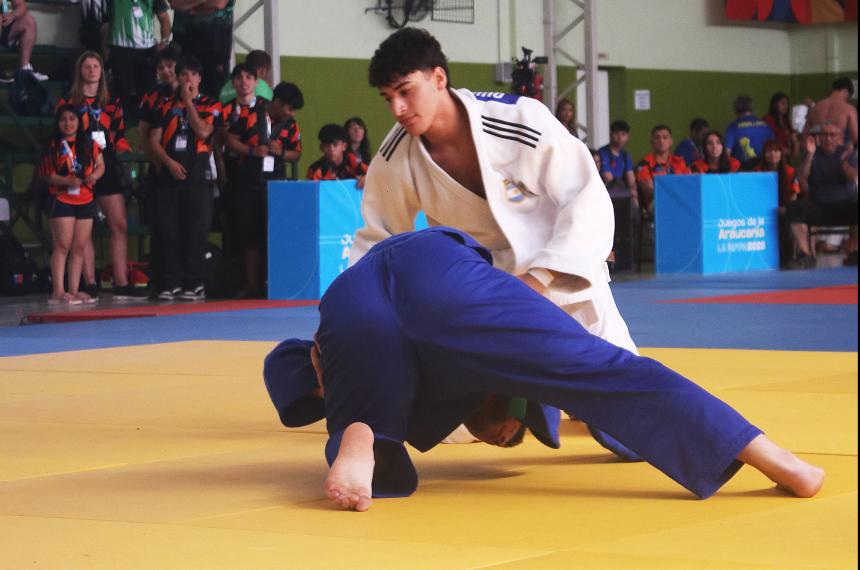Tom�s Quinteros en la terna de yudo- tuvo gran desempeño con la selección nacional