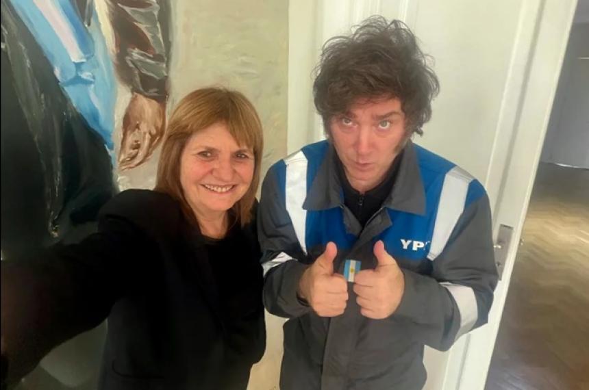 El presidente Javier Milei junto a la senadora Patricia Bullrich