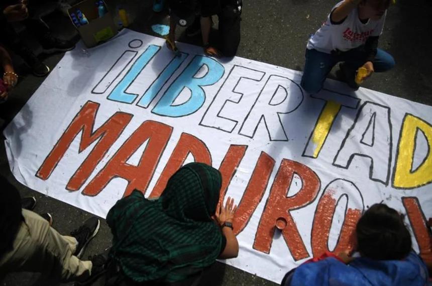 Venezolanos piden la libertad de Maduro