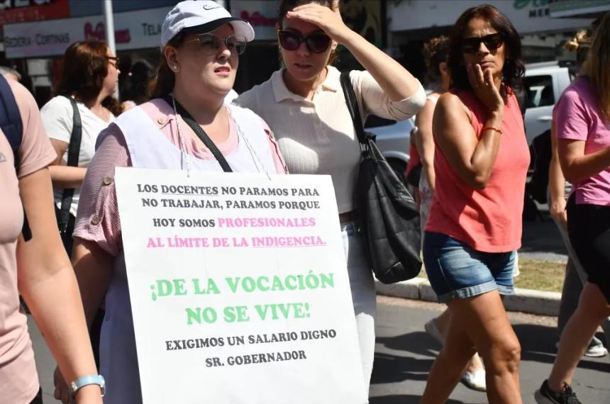 UTELPa presentoacute un pedido formal para la apertura de paritarias docentes