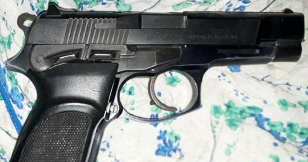 El arma fue secuestrada tras dos allanamientos en Pico