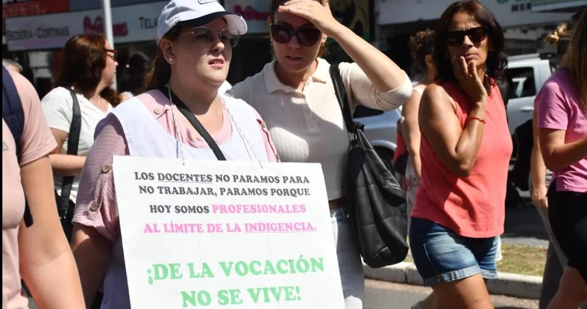 UTELPa presentoacute un pedido formal para la apertura de paritaria