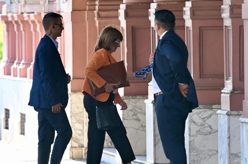 La senadora Patricia Bullrich fue de las primeras en llegar a Casa Rosada