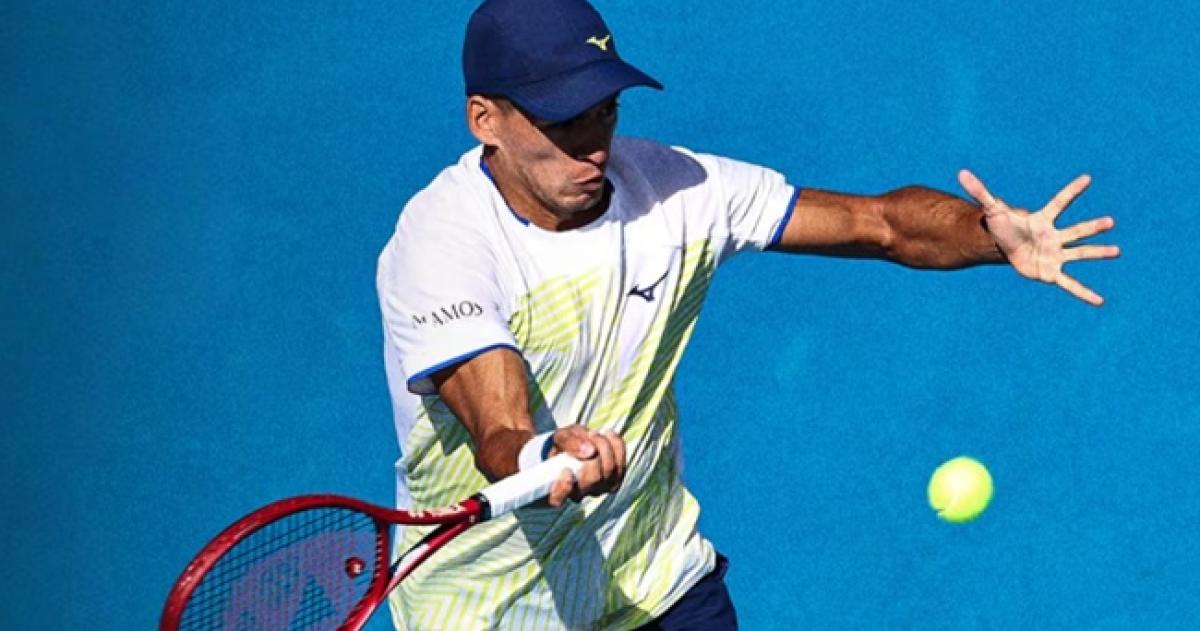 El argentino cayó en sets corridos ante el checo Jakub Mensik