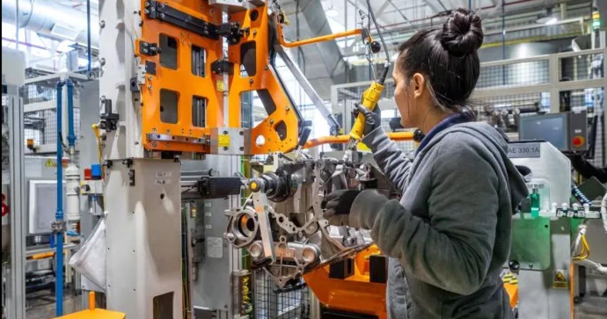 La industria sufre el impacto de las decisiones económicas
