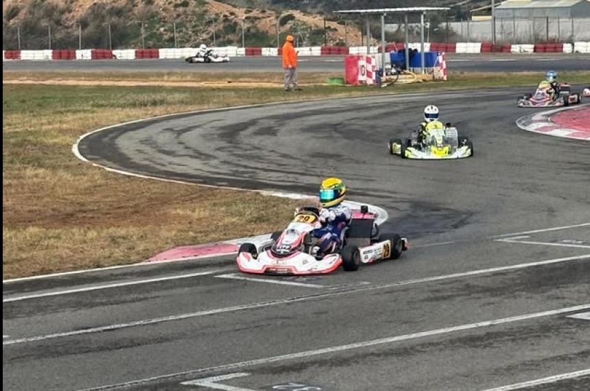 Simón girando en su primer contacto en Europa (Foto- IG SCF)