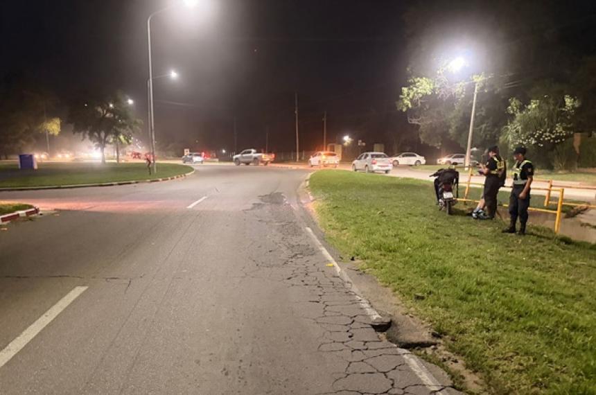 El motociclista no sufrió heridas por el impacto