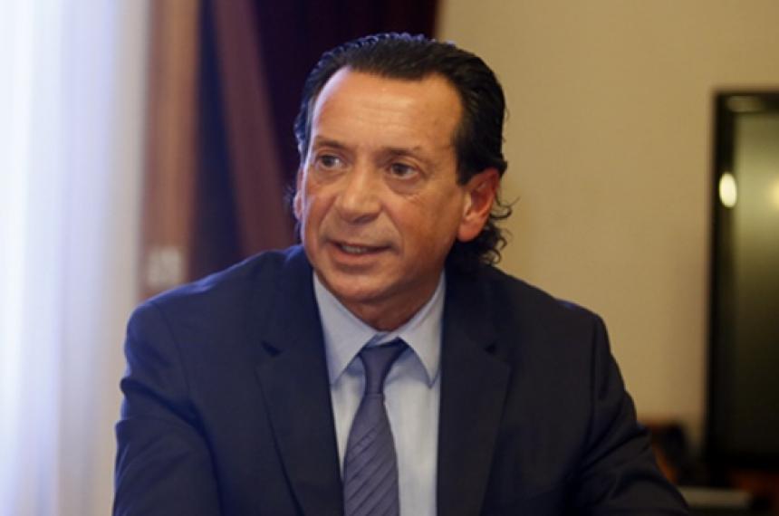 Para Dante Sica confiacutear en la Argentina es como poner un bar con un ex alcohoacutelico