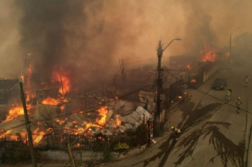 El presidente Gabriel Boric decretó el Estado de Cat�strofe para dos regiones