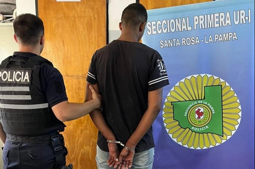 El joven fue acusado de violación de domicilio