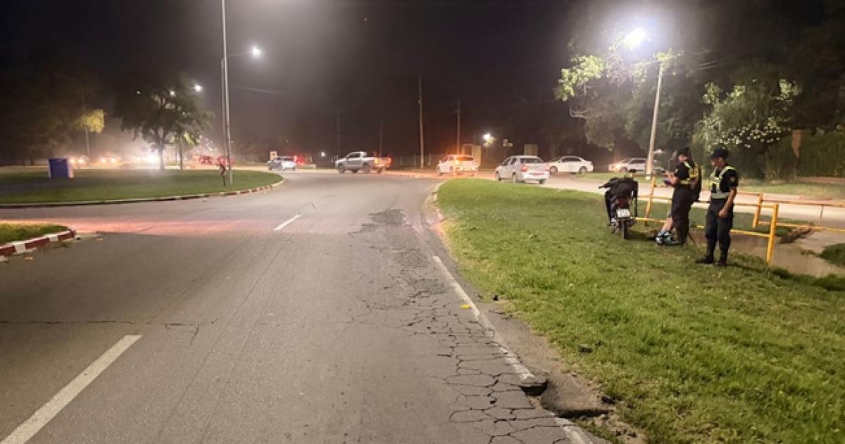 El motociclista no sufrió heridas por el impacto